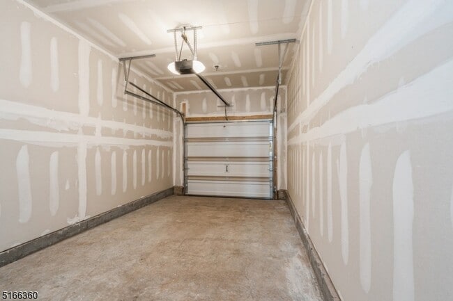 Building Photo - 43 S Davenport St