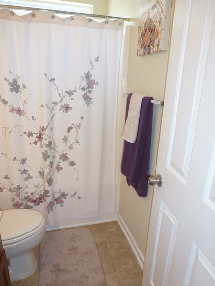 Building Photo - 107 Portland Falls Dr