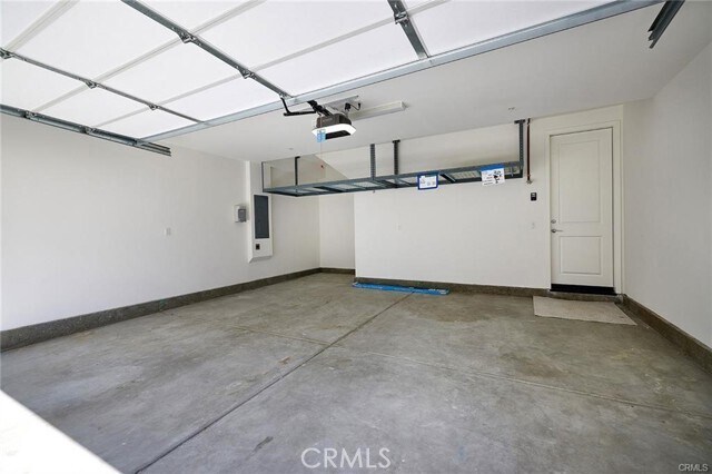 Building Photo - 944 N Divino Privado
