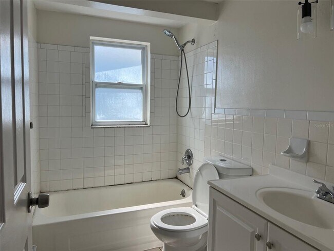 Building Photo - 7835 Arbordale Dr