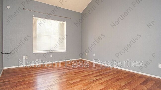 Building Photo - 12107 Valley Quail Dr