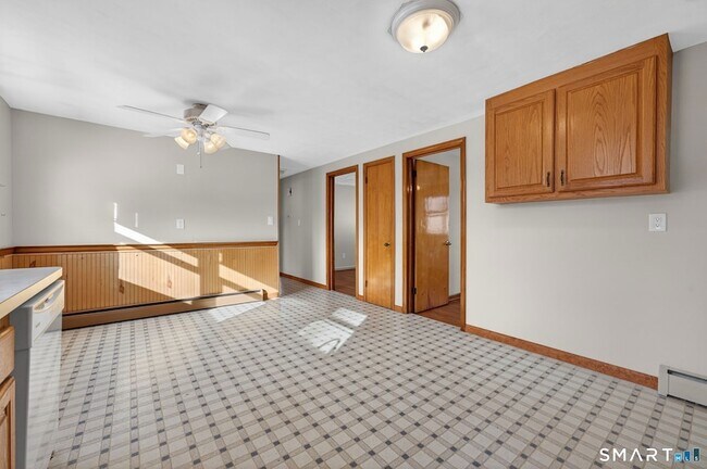 Building Photo - 985 Slater Rd