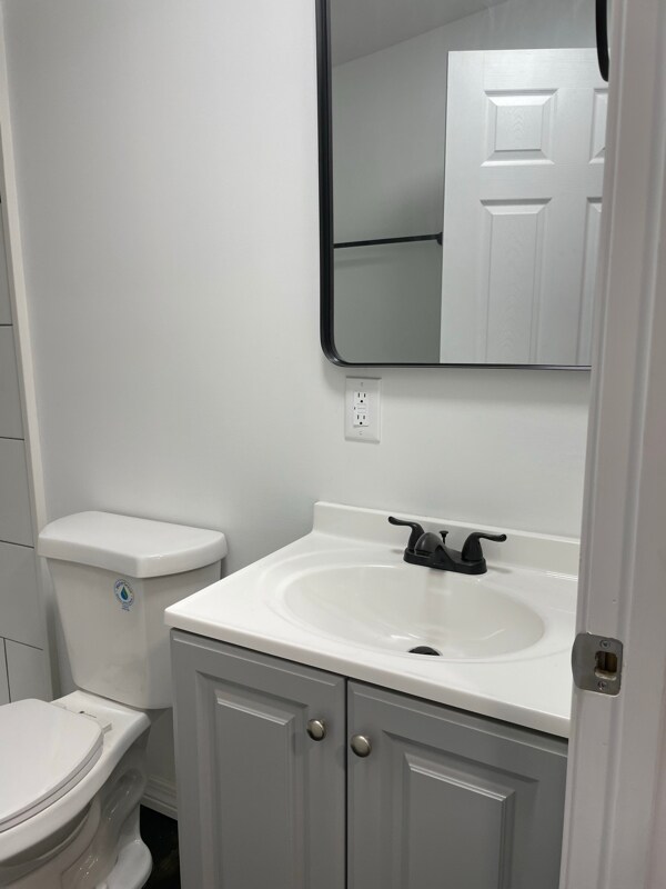 Building Photo - 620 W Sunset Dr