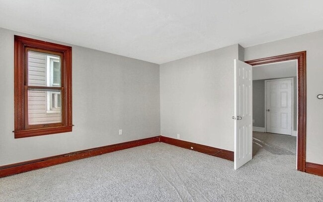 Building Photo - Bright 1 Bedroom Apartment in Dallastown!