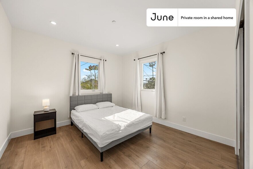Primary Photo - Private bedroom in 4 bed/4 bath Home
