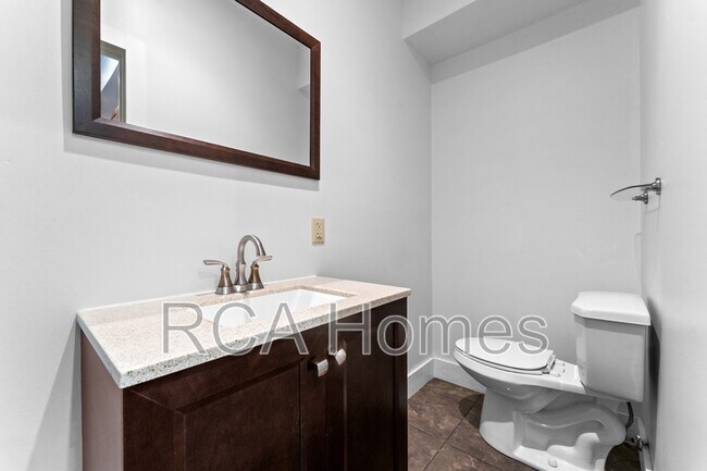 Building Photo - 1006 Lexington Ave