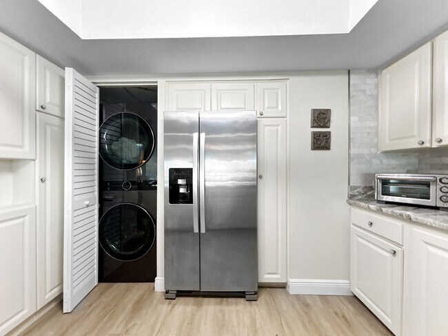 Building Photo - Waterfront Luxury Living – Fully Renovated...