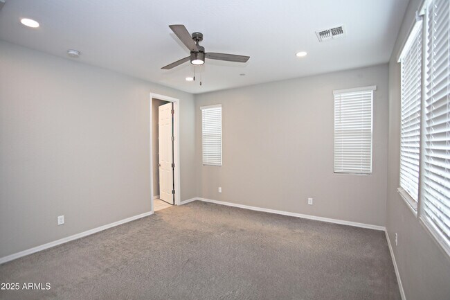 Building Photo - 13335 W Red Range Way