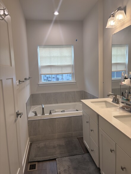 Building Photo - 16573 Fife Way