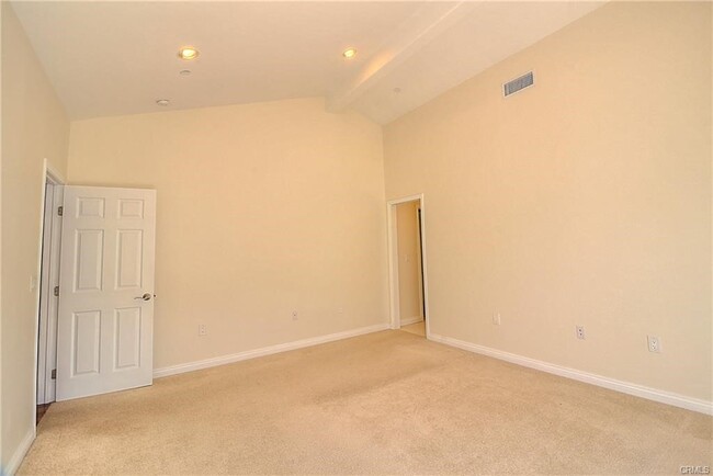 Building Photo - 2110 Arlington Ave
