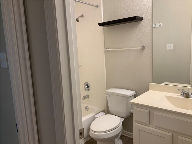 Building Photo - 7310 Saddle Tree Dr