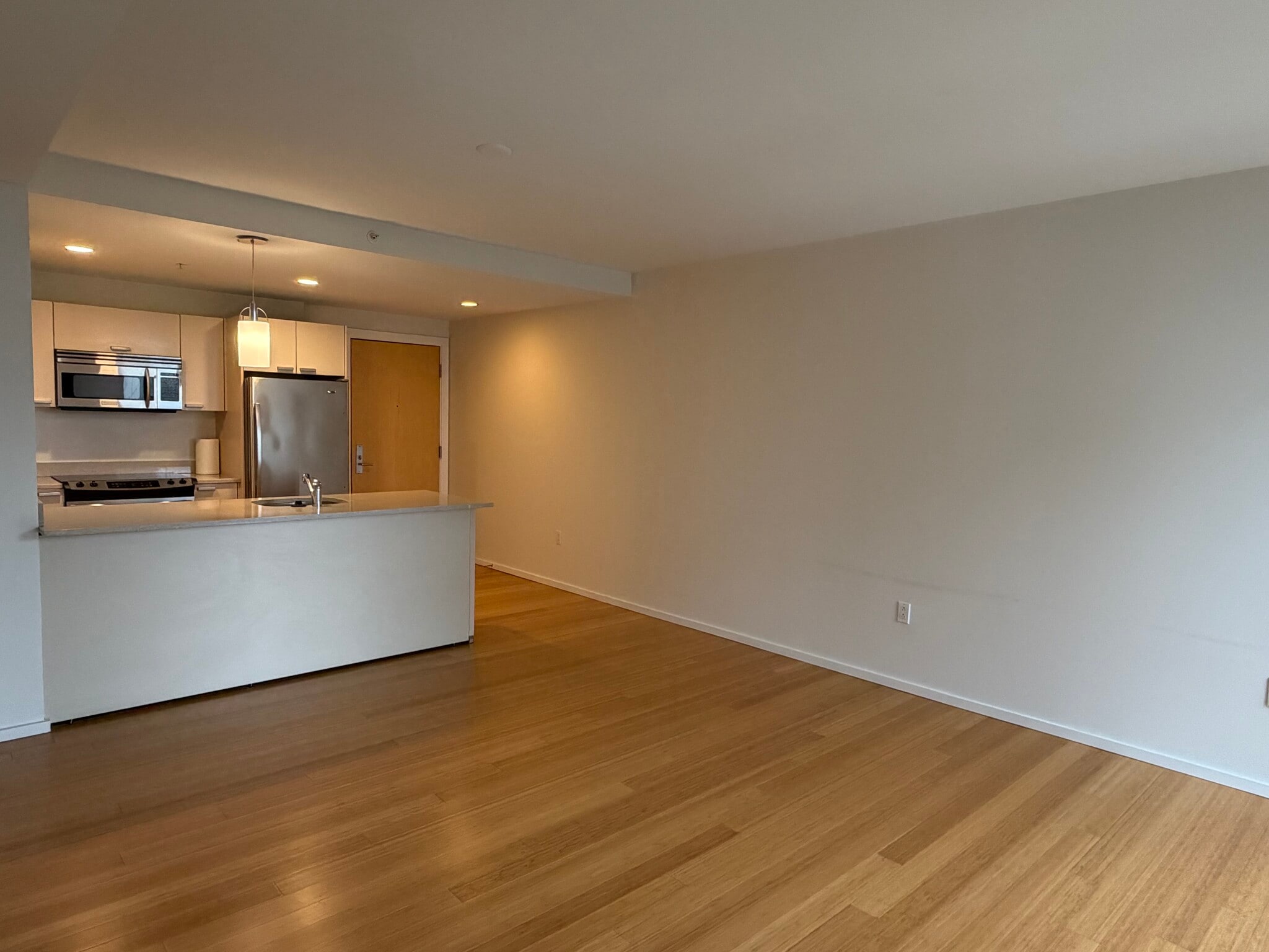 Building Photo - 2 Earhart St