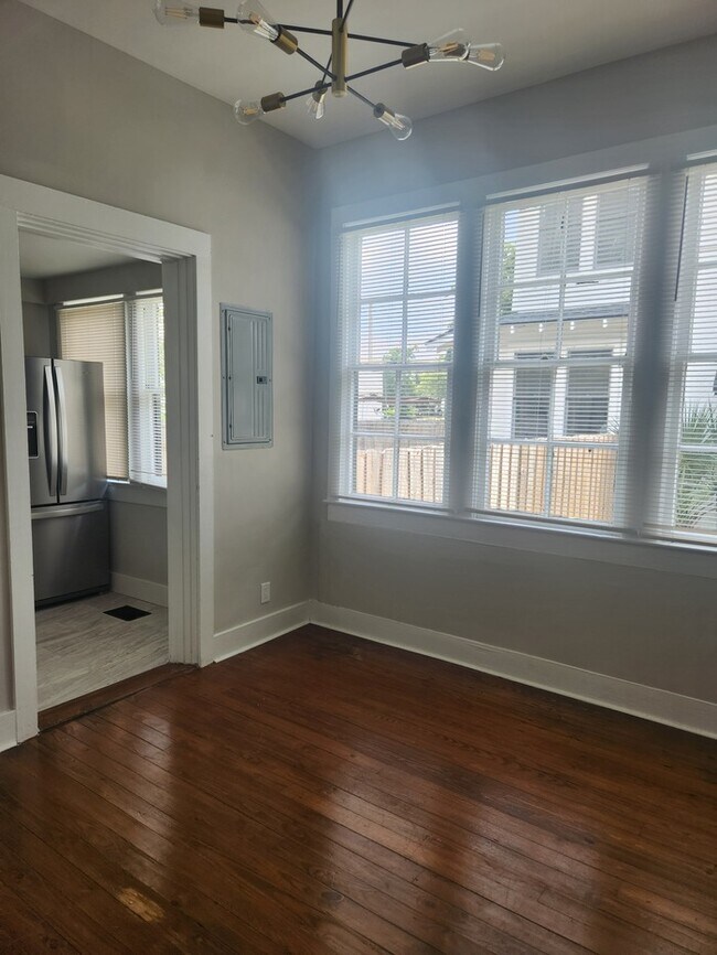 Building Photo - Newly updated 3/1.5 San Marco