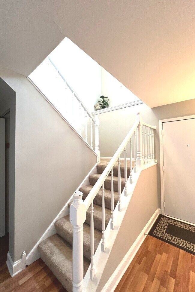 Building Photo - 1669 Cape Breton Ct