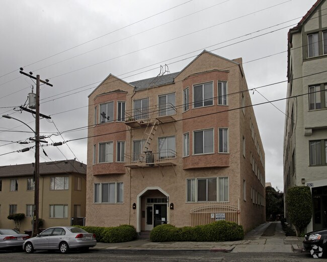 Primary Photo - Lakeview Court Apartments