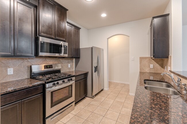 Building Photo - 13527 Vista De Oro St