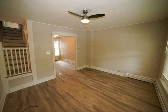 Building Photo - 2130 Glendale Ave