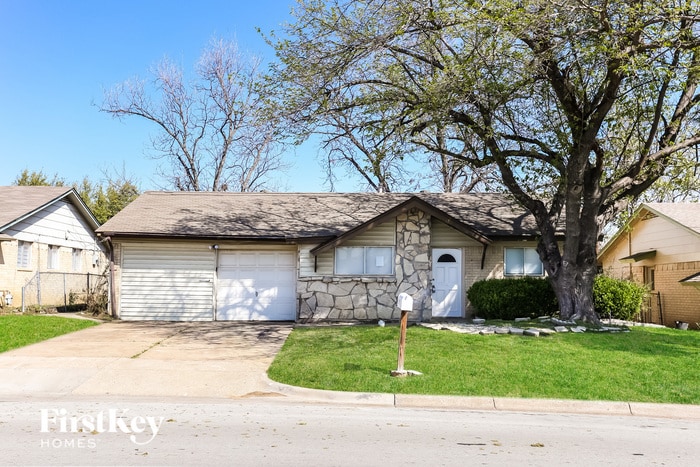 Primary Photo - 2907 E Mitchell St