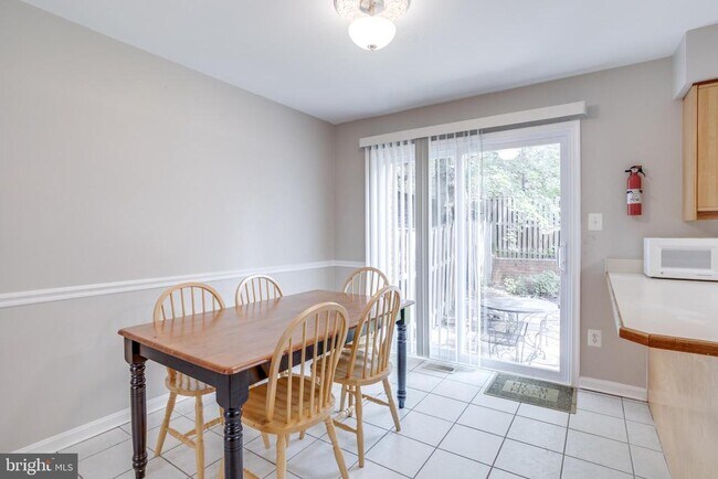 Building Photo - 4685 Forestdale Dr