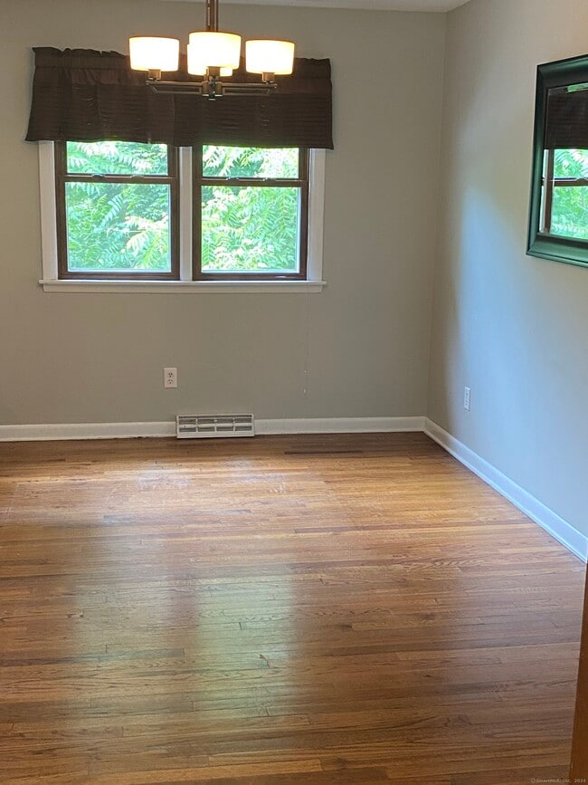 Building Photo - 161 Sleeping Giant Dr