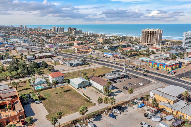 Building Photo - 102 W Corral St