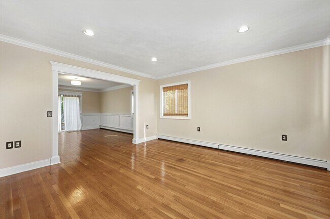 Building Photo - 12 Parkway Dr