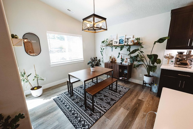 Building Photo - 2504 Rock Creek Dr