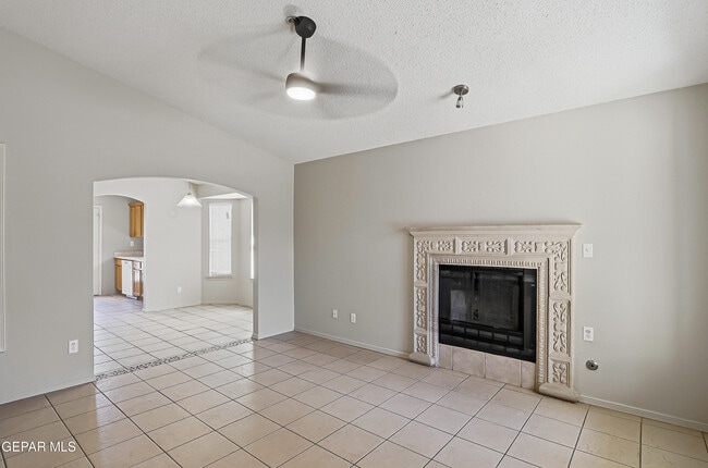 Building Photo - 12353 Tierra Apache Rd