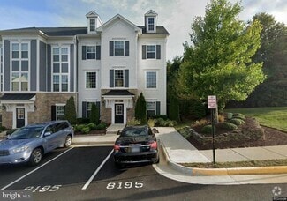 Building Photo - 8195 Falls Grove Dr