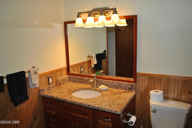 Building Photo - 5590 Lancewood Cir S