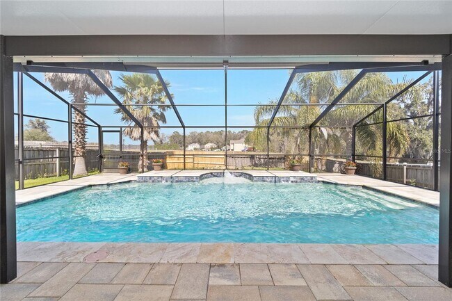 Building Photo - Private Oasis in the Heart of Alachua