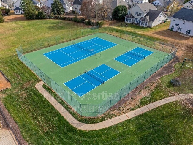 Building Photo - 16865 Timber Crossing Rd