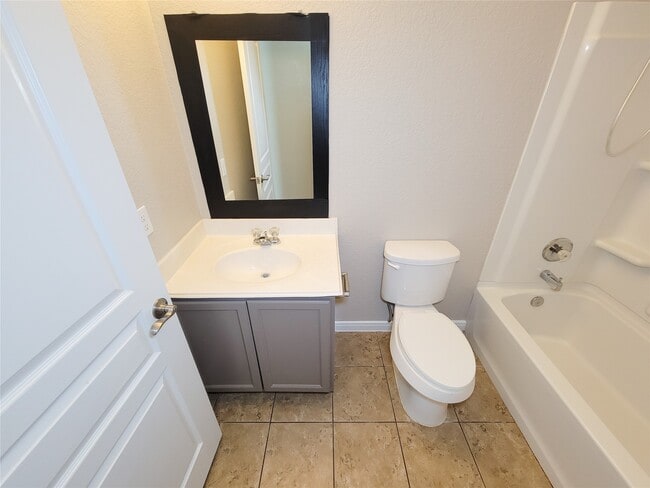 Building Photo - 6535 Dayridge Ln