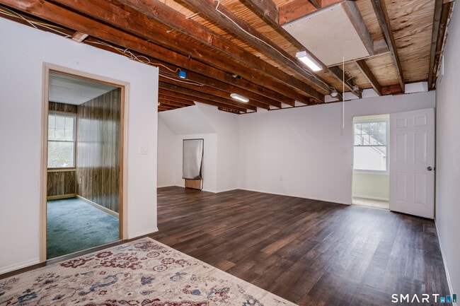 Building Photo - 302 Briarwood Ct
