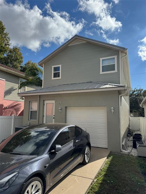 Building Photo - 2117 W Spruce St