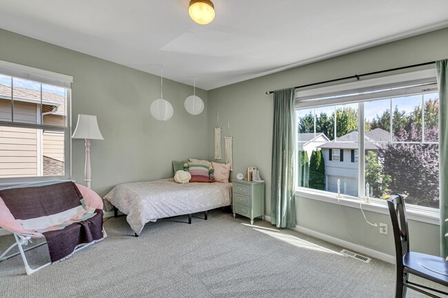 Building Photo - 11218 Borgen Loop NW