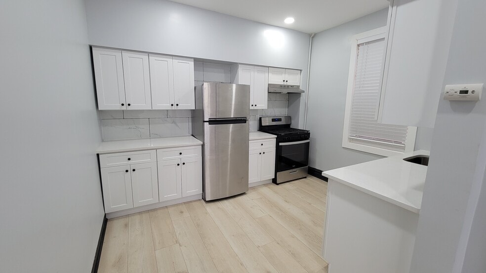 Building Photo - 58 62nd St