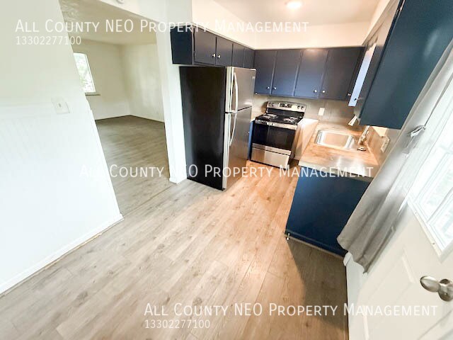 Building Photo - 1737 Portage Trail