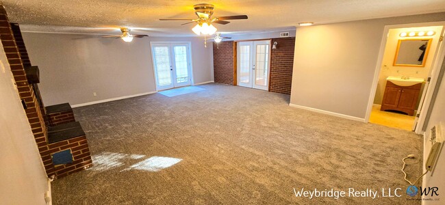 Building Photo - COMMING SOON!  Updated 3-Bedroom (Bonus Ro...