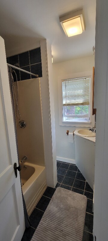 Building Photo - 361 Lakeside Ave