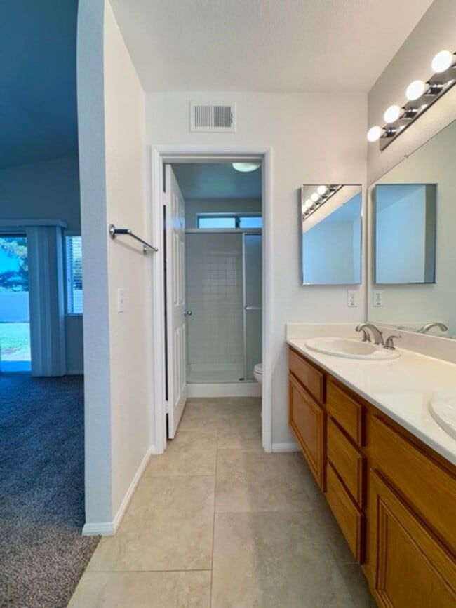 Building Photo - Spacious South Corona Single Story with 3 ...