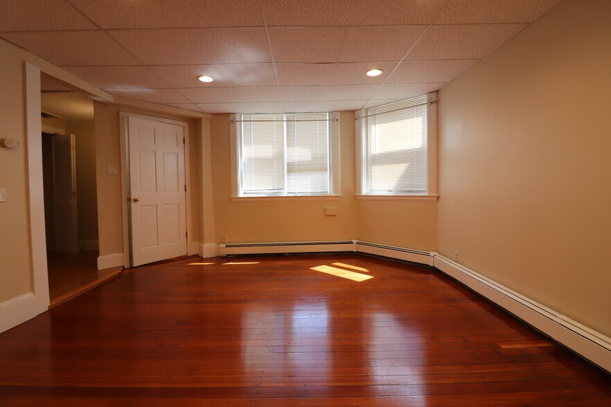 Building Photo - 103 Longwood Ave