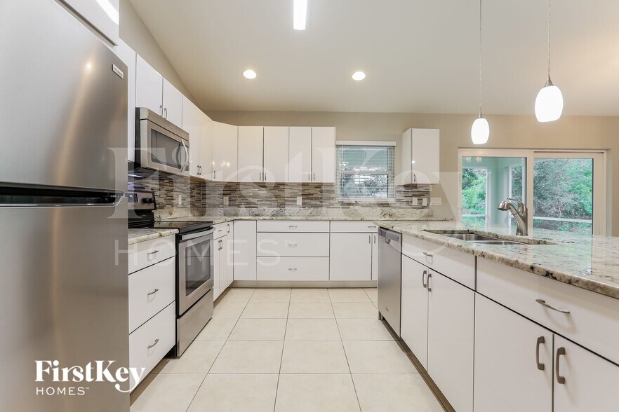 Building Photo - 3809 Everglades Terrace