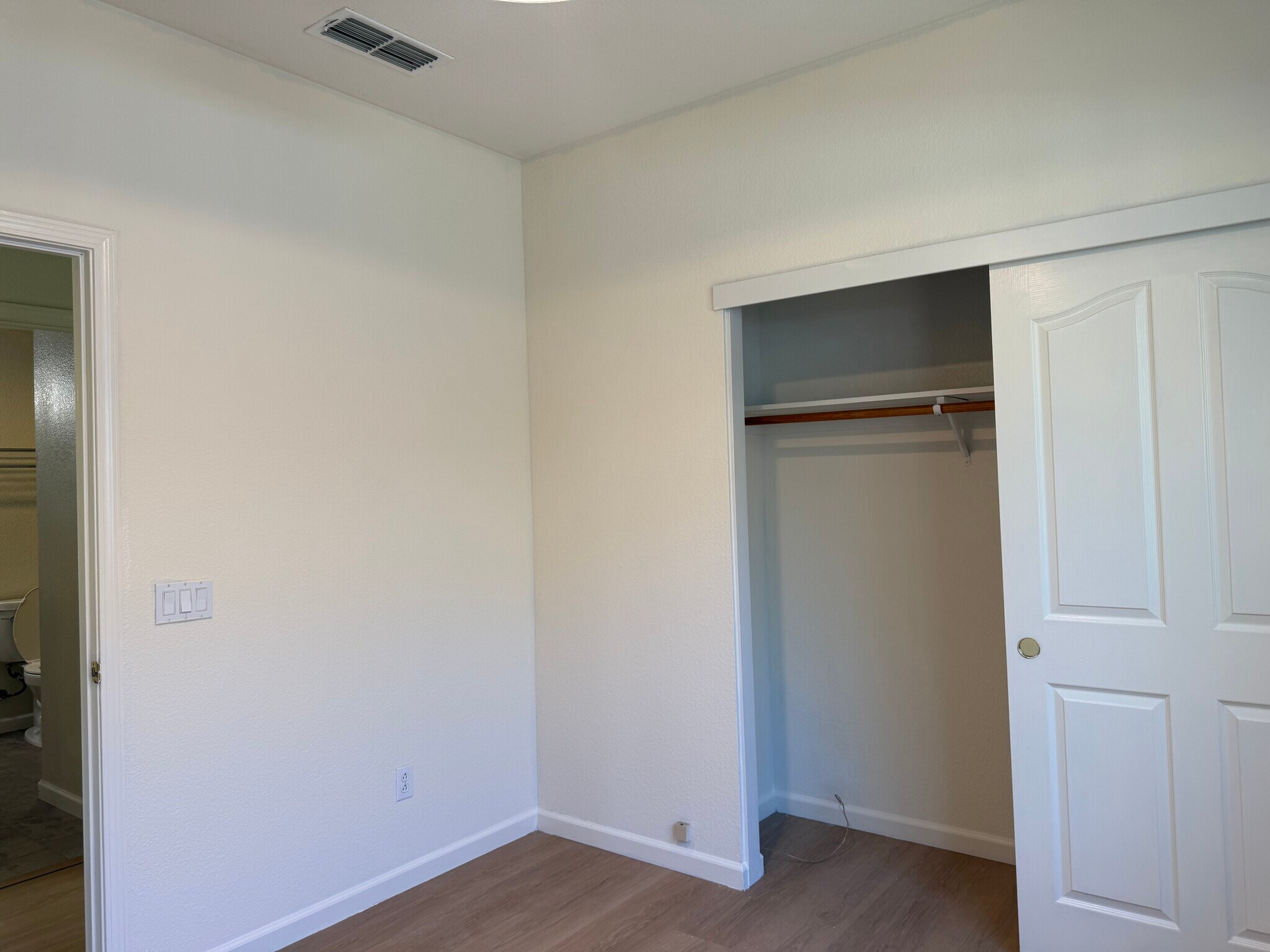 Building Photo - 9633 McKenna Dr