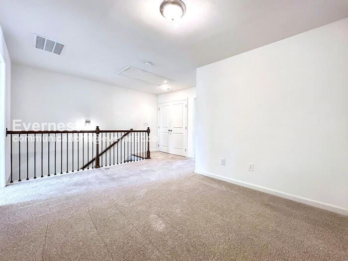 Building Photo - 911 Ambient Way