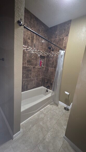 Building Photo - 500 Brooks Ct