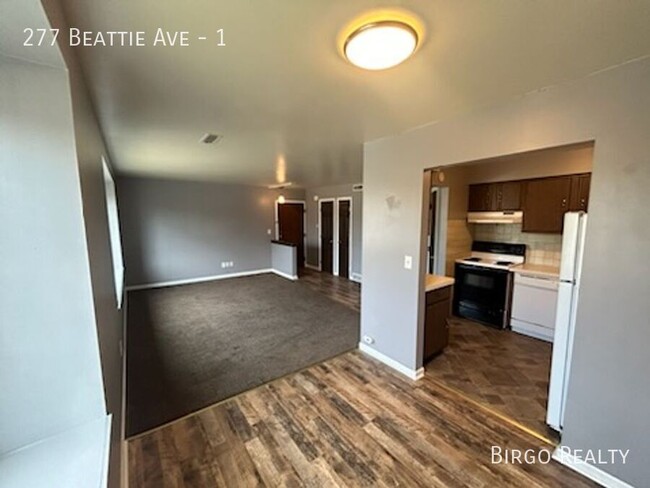 Building Photo - Move in Ready! Large and lovely 2-bedroom ...