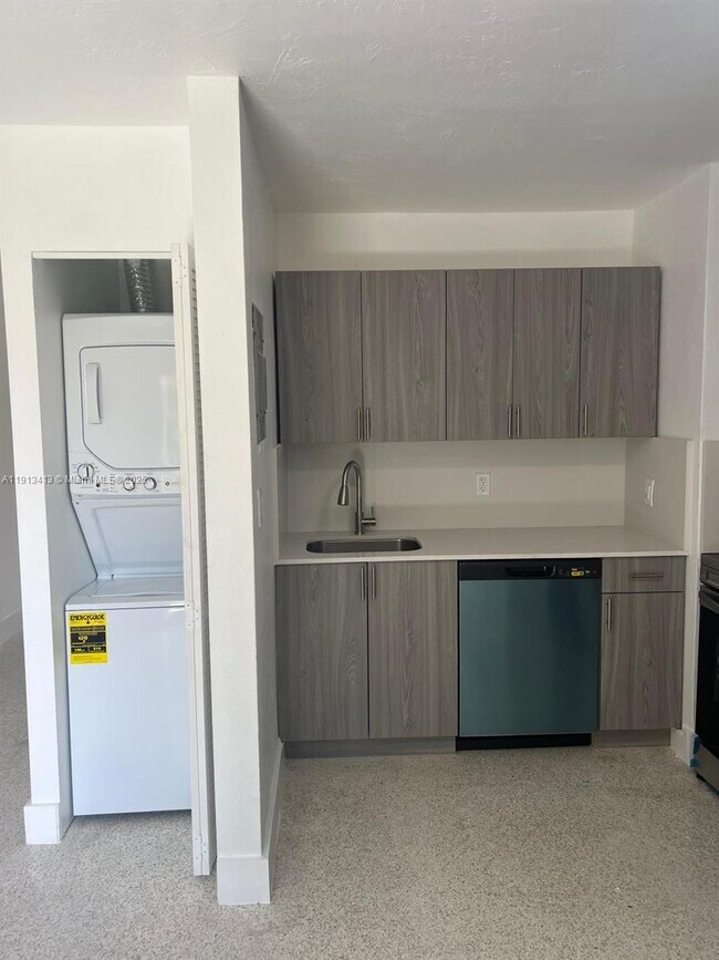 Building Photo - 43 Glen Royal Pkwy