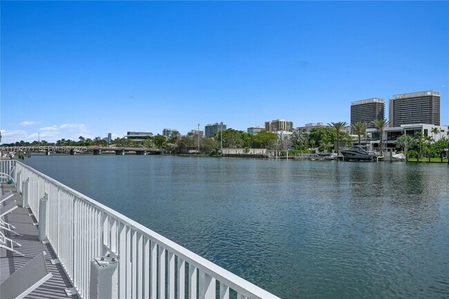 Building Photo - 9381 E Bay Harbor Dr