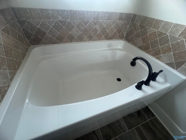 Building Photo - 117 Innocent Trl